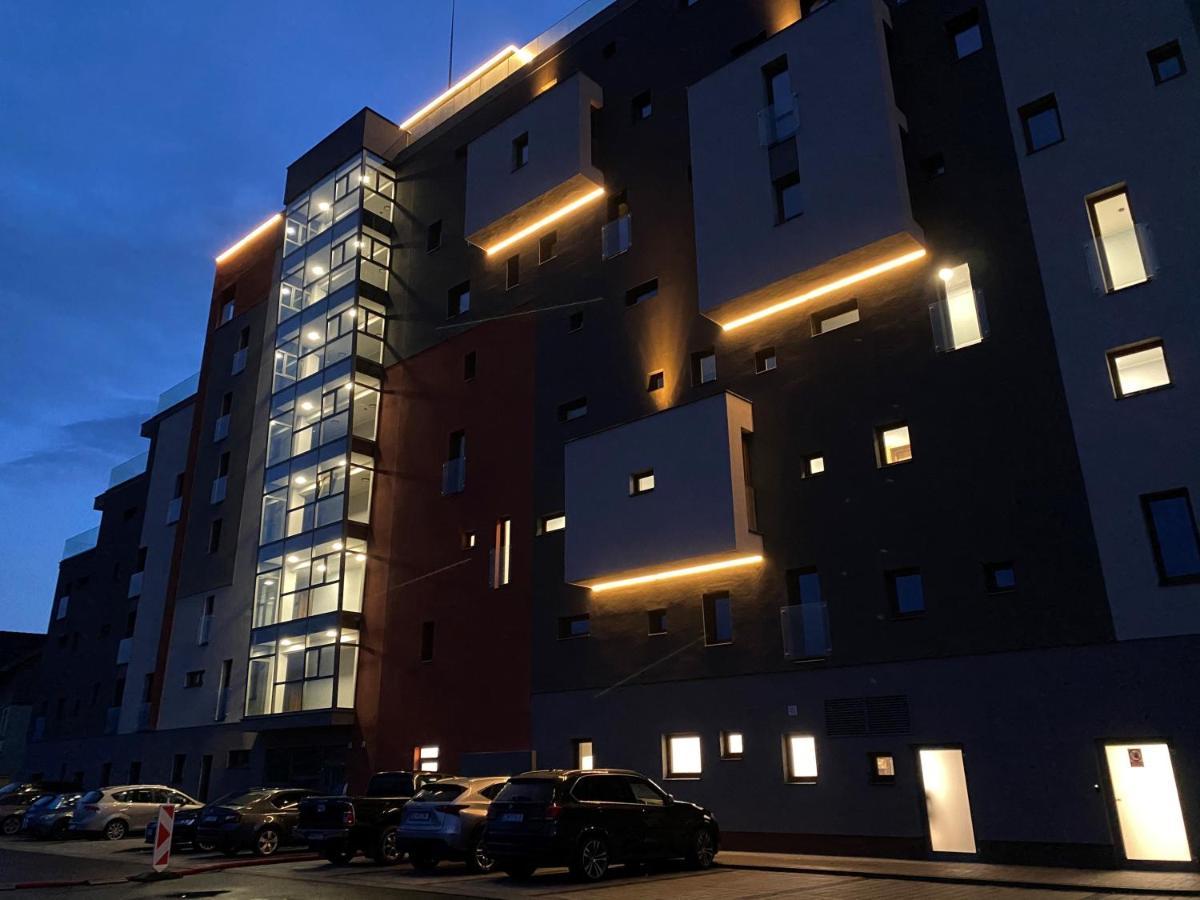 Apartment Family Besenova - Free Swimming Pool エクステリア 写真
