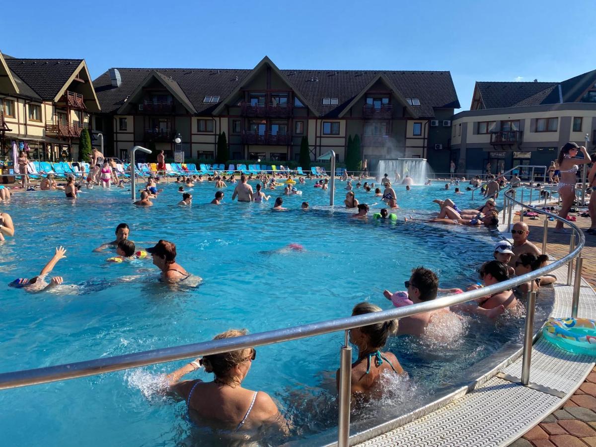 Apartment Family Besenova - Free Swimming Pool エクステリア 写真