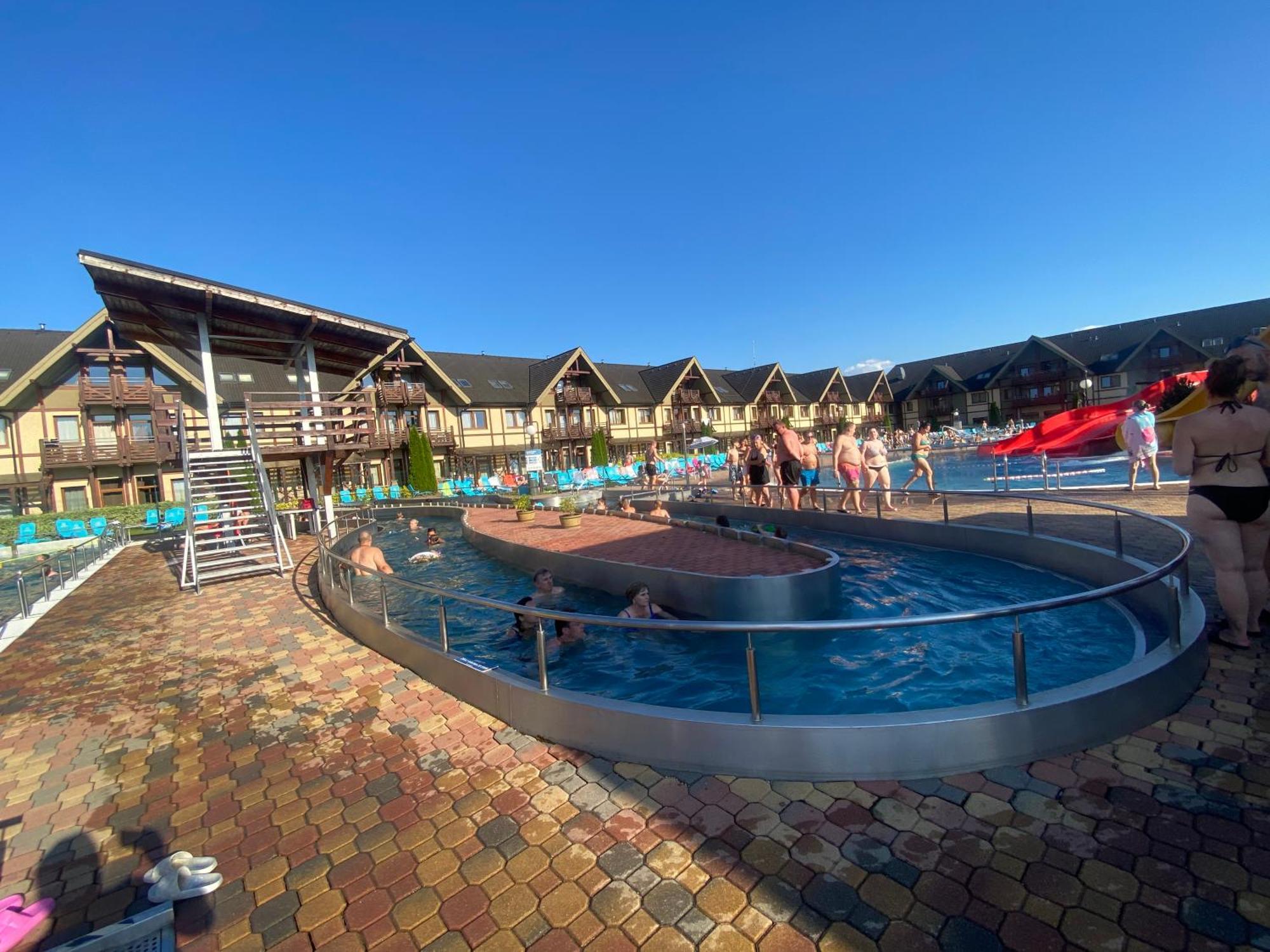Apartment Family Besenova - Free Swimming Pool エクステリア 写真